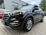 Hyundai Tucson Style 4WD * Aut. * 55 Tkm * 2 Hand * AHK - Hyundai TUCSON mit Diesel-Antrieb: Schwarz