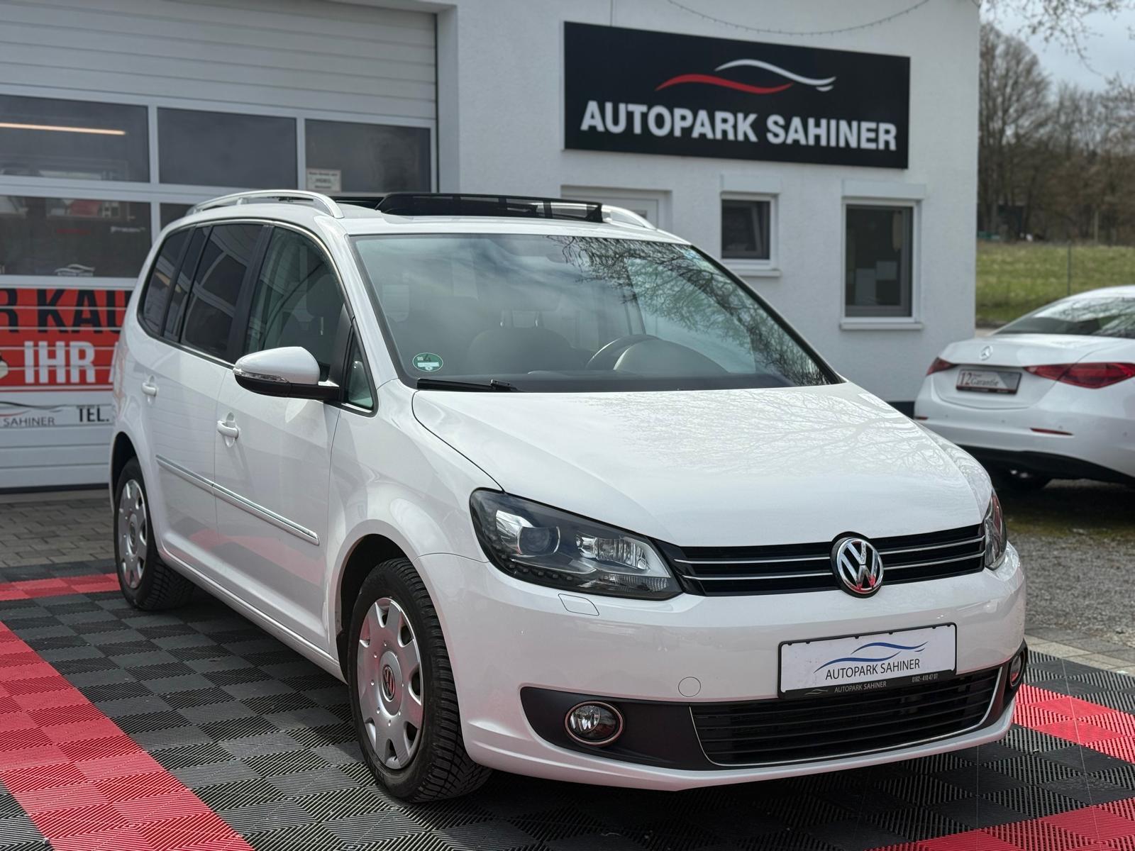 Volkswagen Touran Highline*PANO*TEMP*KAM*1 HAND