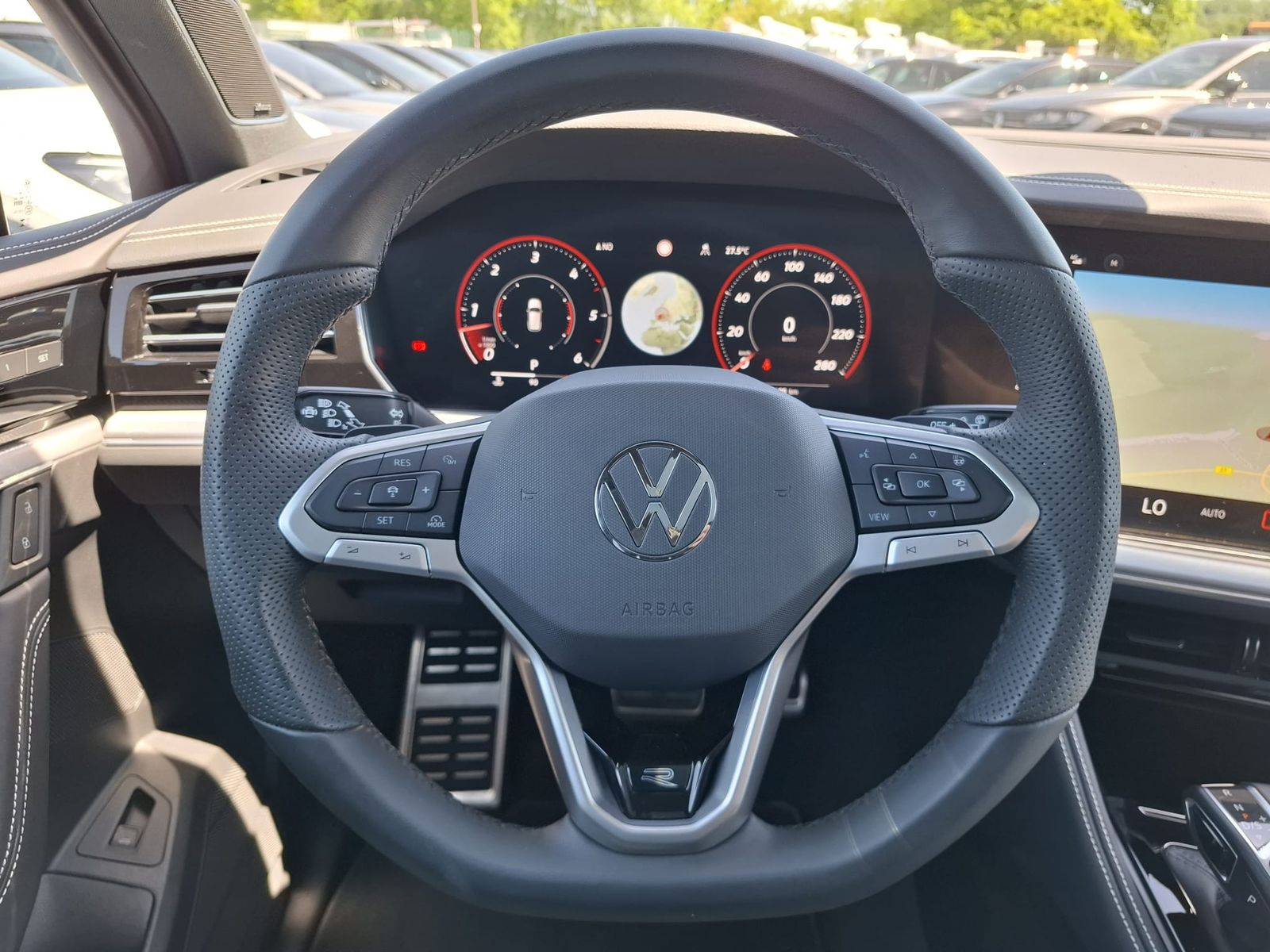 Fahrzeugabbildung Volkswagen Touareg 3.0TDI 4M R-Line VOLL Black 22" UPE 114T
