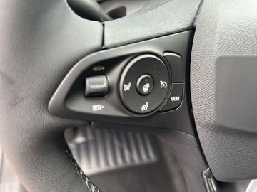 Fotografie 14 des Opel Corsa F GS Komfort-Paket Alllwetterreifen