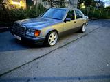 Mercedes-Benz Mercedes E230 (W124) - Mercedes-Benz E 230: W124