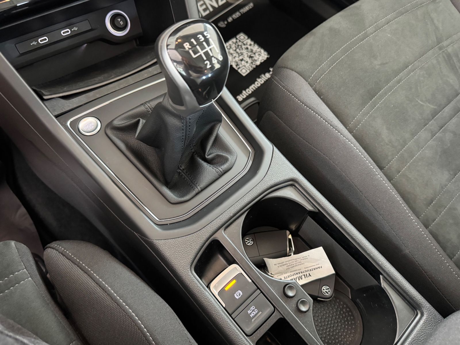 Fahrzeugabbildung Volkswagen Touran Comfortline/ACC/AHK/PDC/Navi/Massage/1H
