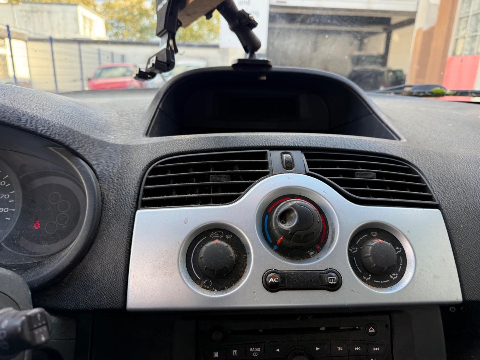 Renault Kangoo 2012 — photo 11