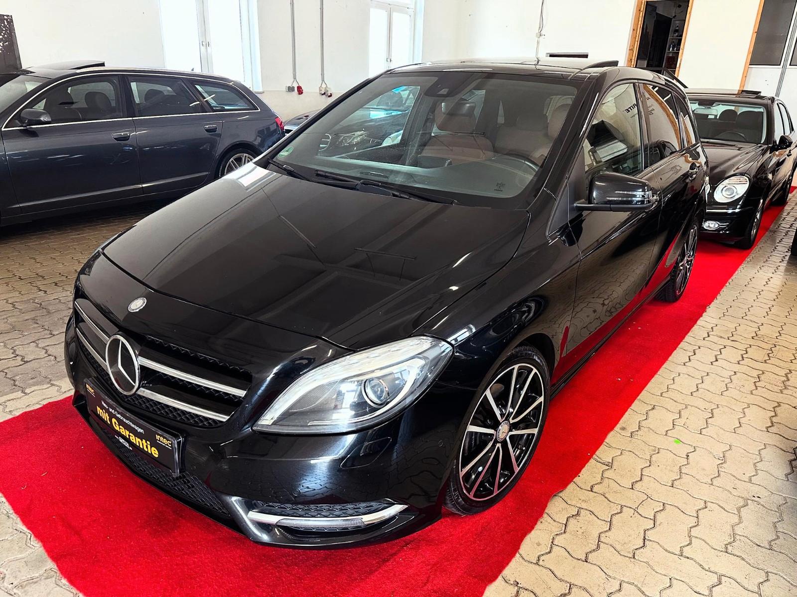 Mercedes-Benz B 200 SPORT*VOLL*DESIGNO*PANO*NIGHT*KAM*SHZ*