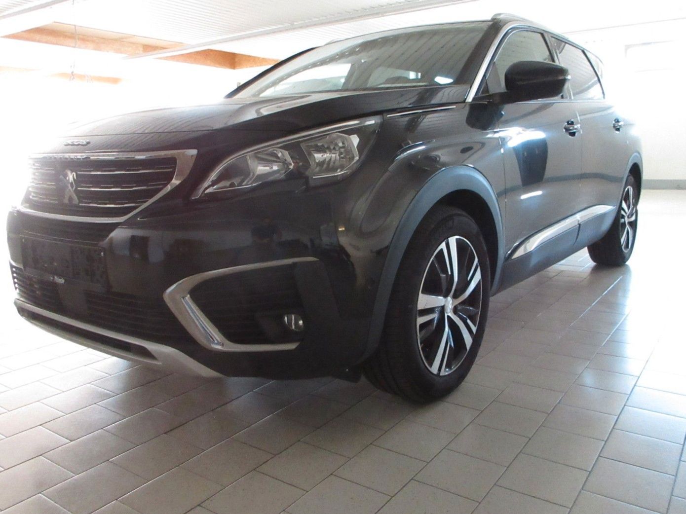 Fahrzeugabbildung Peugeot 5008 Allure 1.5D  NAVI/LEDER/PDC/R´CAM/AHK