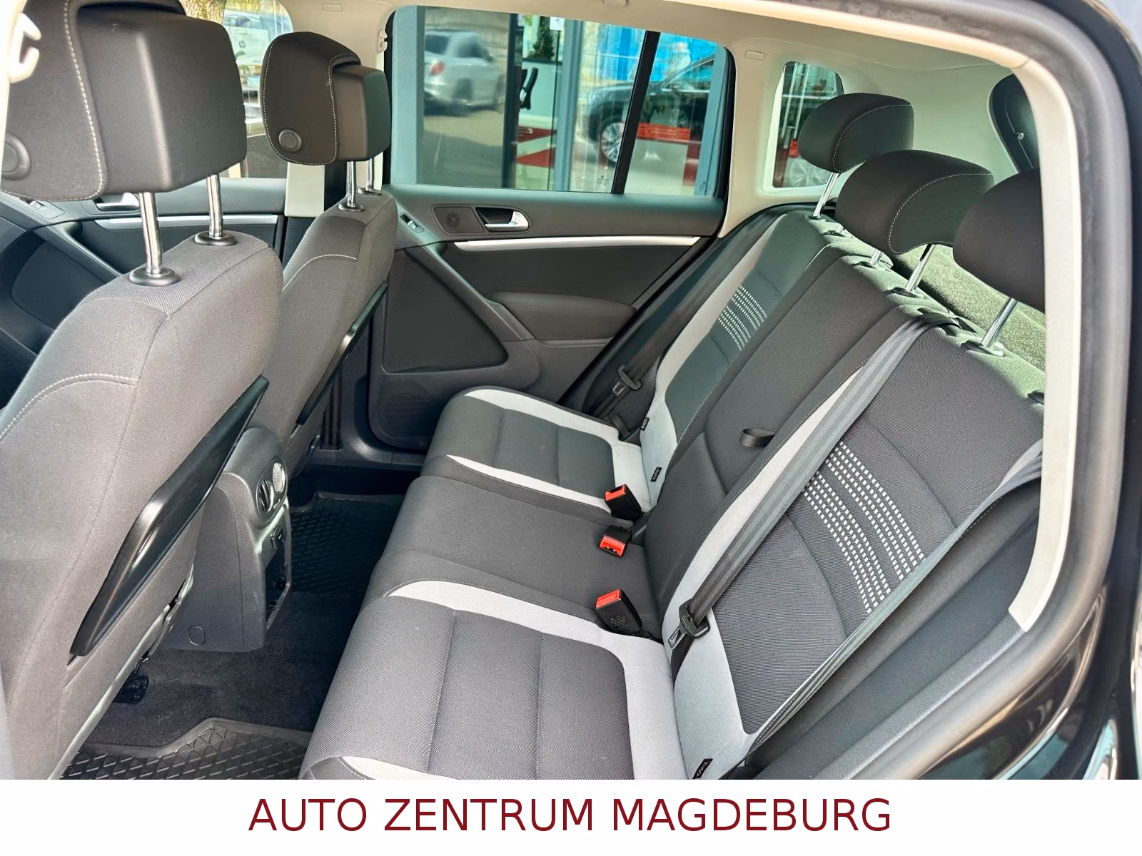 Volkswagen Tiguan Life *2.HAND*NAVI*AHK*TEMPOM.*SITZH.*PDC*