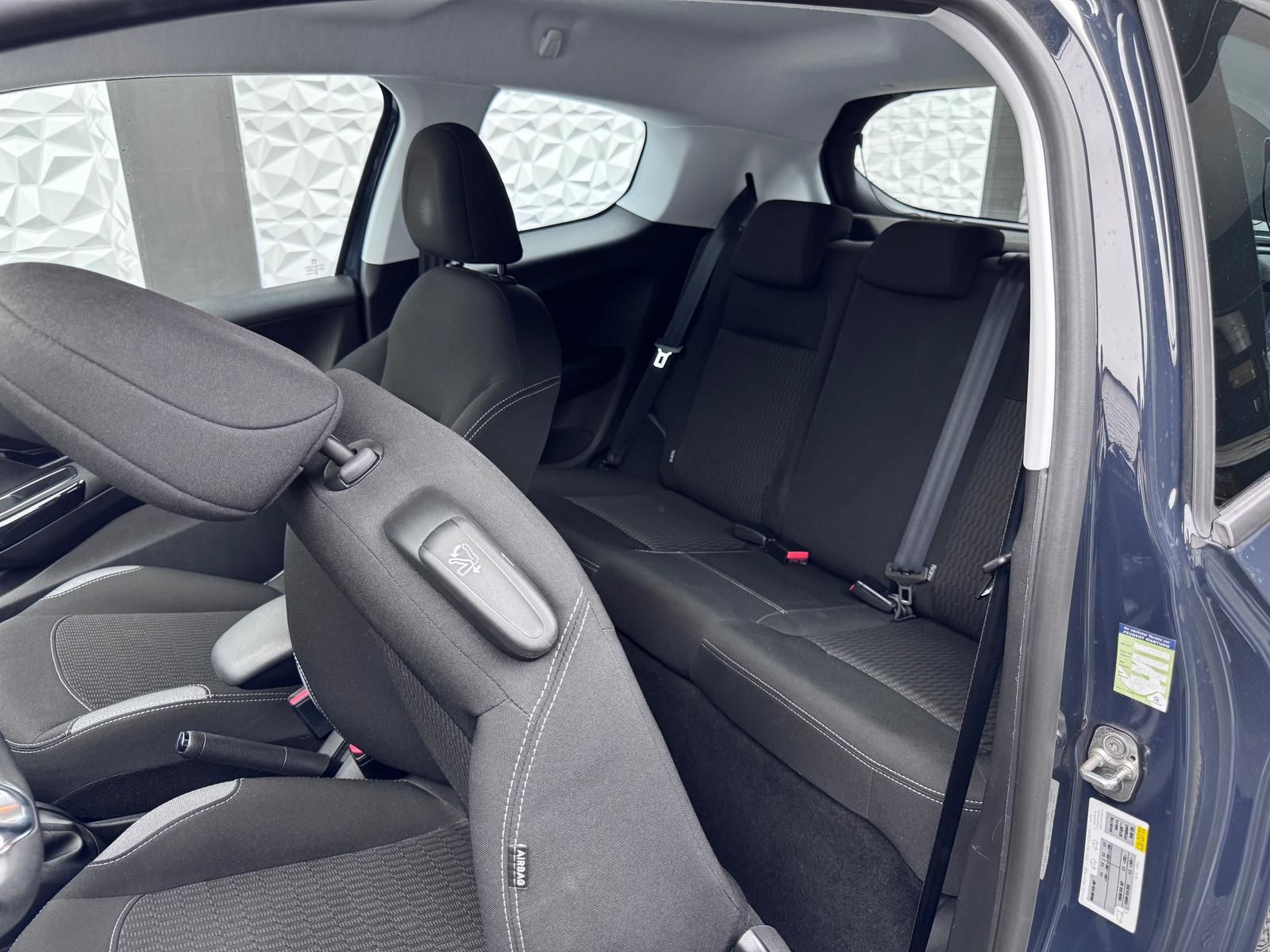 Fahrzeugabbildung Peugeot 1.2 e-VTi/PDC/TEMPOM/LED/HiFi/SITZHEIZ/ALLWETTER