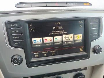 Volkswagen Passat - 12