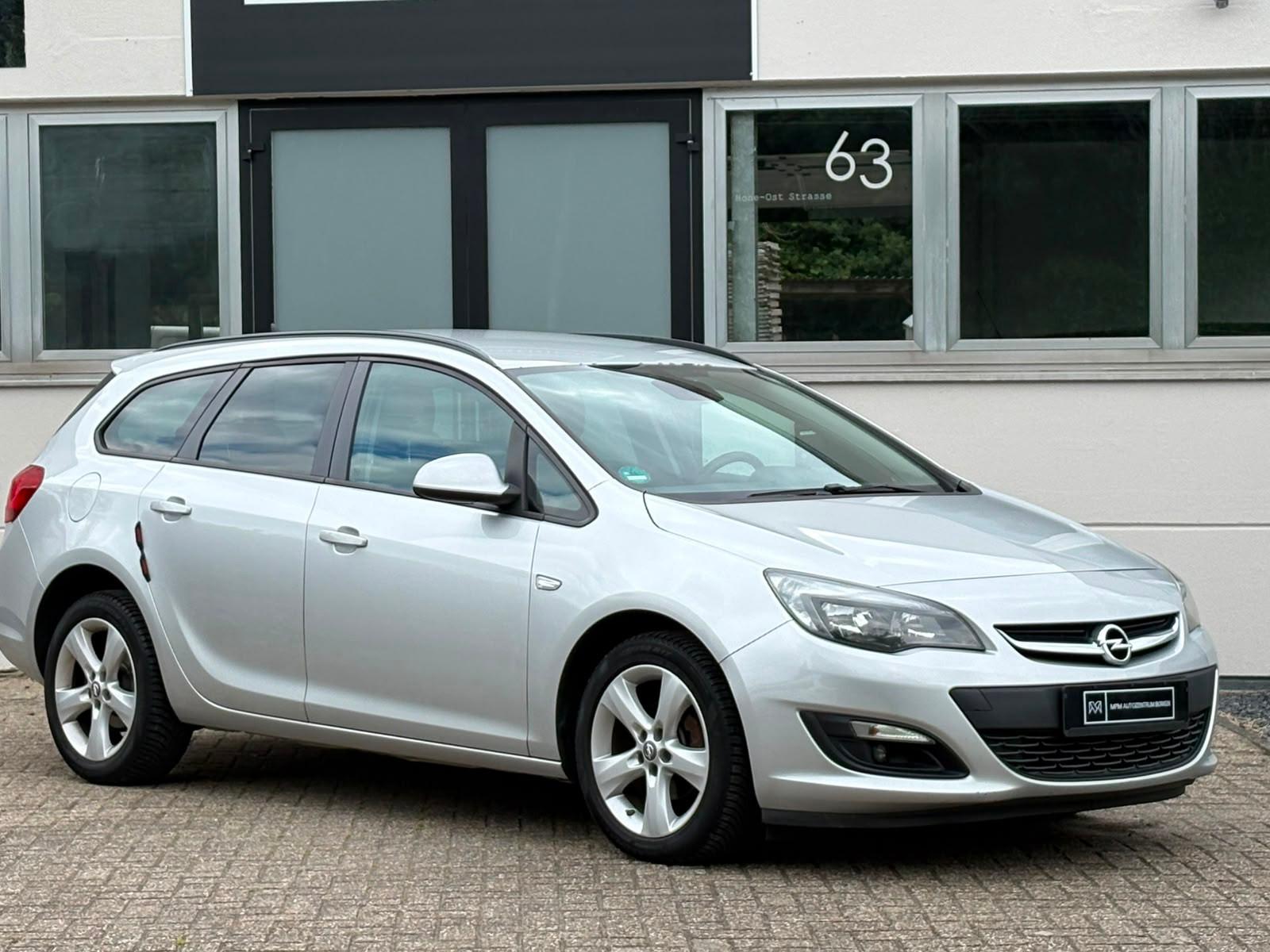 Opel Astra J Sports Tourer Edition Automatik I AHK
