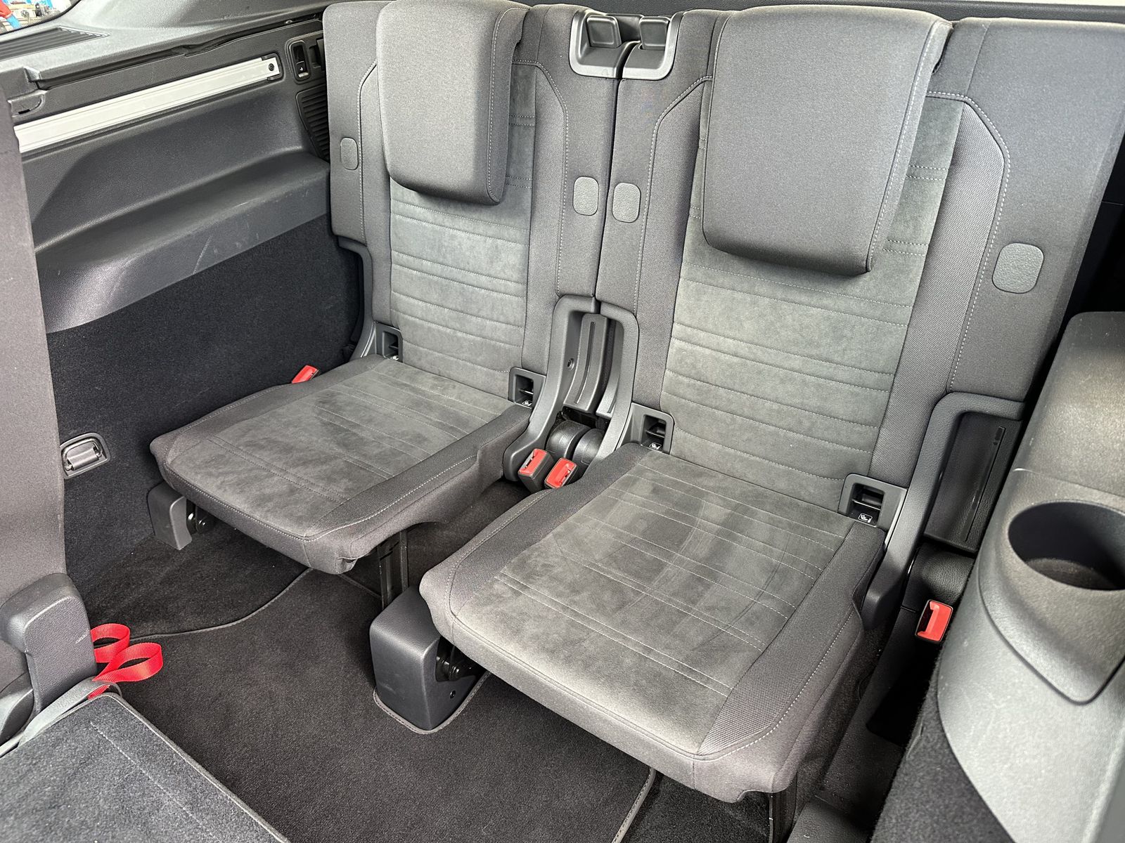 Fahrzeugabbildung Volkswagen Touran 1.5 TSI ACT HL 7-Sitzer NAV+LED+AHK+ACC