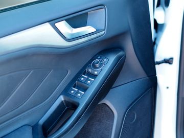Bild 11 Ford Focus 125 PS Klimaauto. PDC v+h+Kamera Voll LED