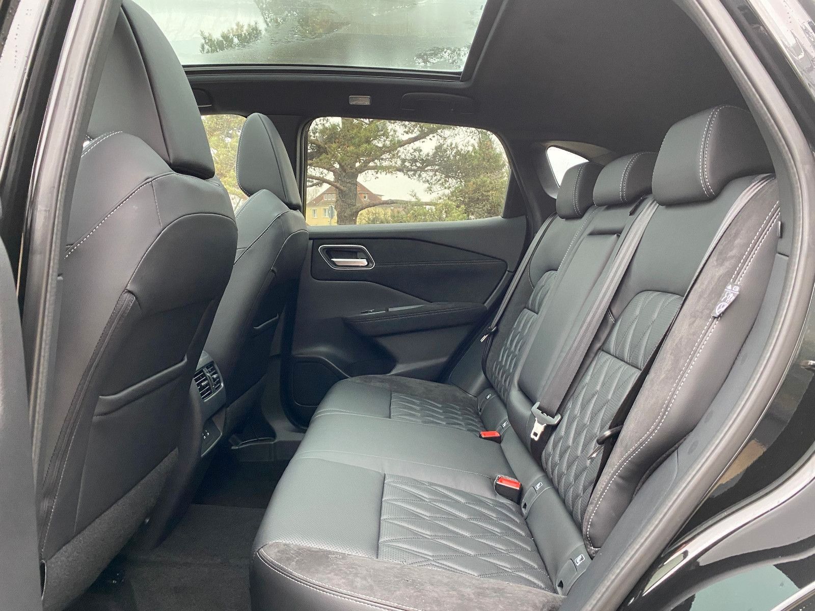 Fahrzeugabbildung Nissan Qashqai 1.3 MHEV Tekna+ PANO+HUD+BOSE+SHZ+AHK