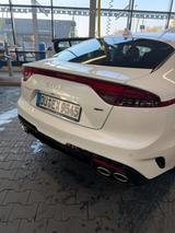 Kia Stinger 3.3 T-GDI AWD GT GT - weiße Kia Stinger