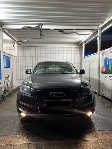 Audi Verkaufe Audi Q7 in gutem Zustand mit eini...