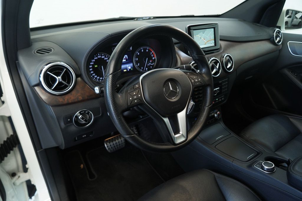 Mercedes Benz B 200