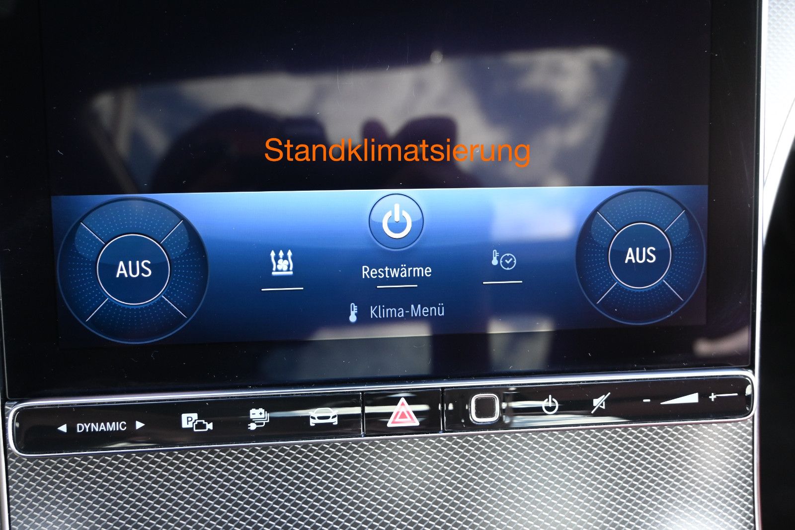 Fahrzeugabbildung Mercedes-Benz C 400 e 4M. NIGHT °ACC°AHK°HUD°MEMO°PANO°SITZKLI