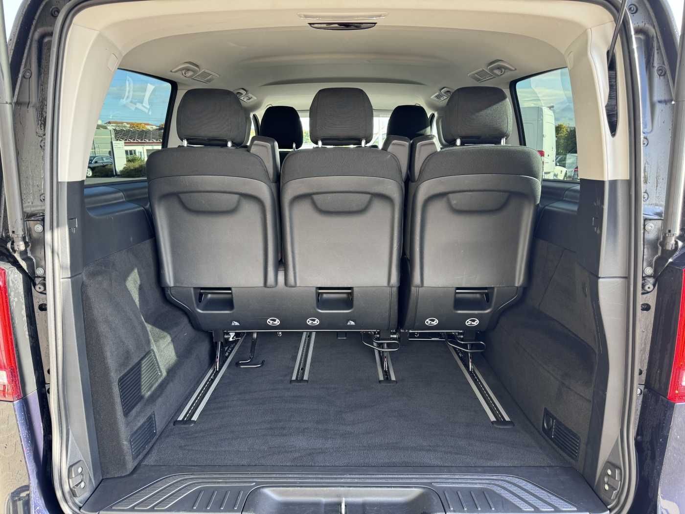 Fahrzeugabbildung Mercedes-Benz V 300 d EDITION 7Sitze MBUX LED Kamera