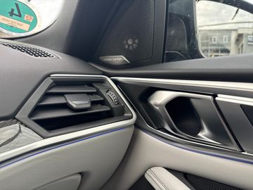 BMW M4 Competition M XDR M Drivers P. Head-Up DAB