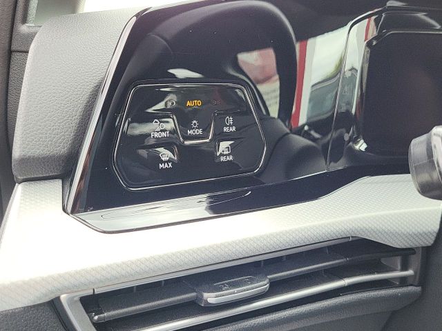 Golf VIII 2.0TDI Aut. MOVE AHK LED ACC