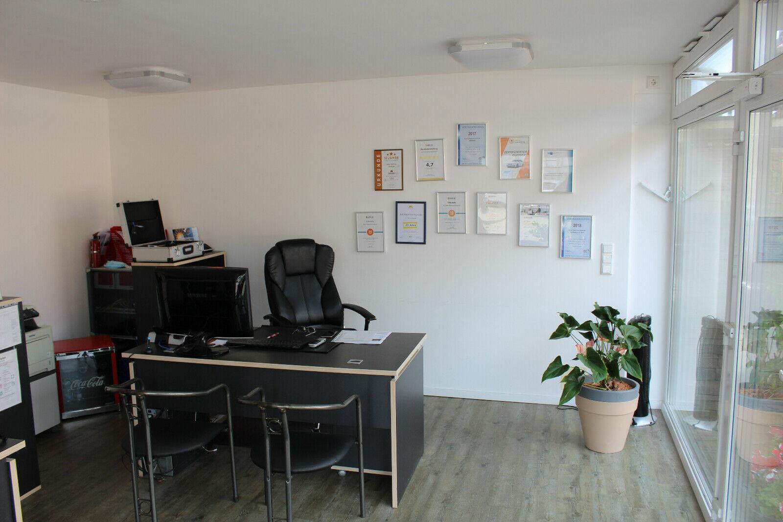 showroom-image-top