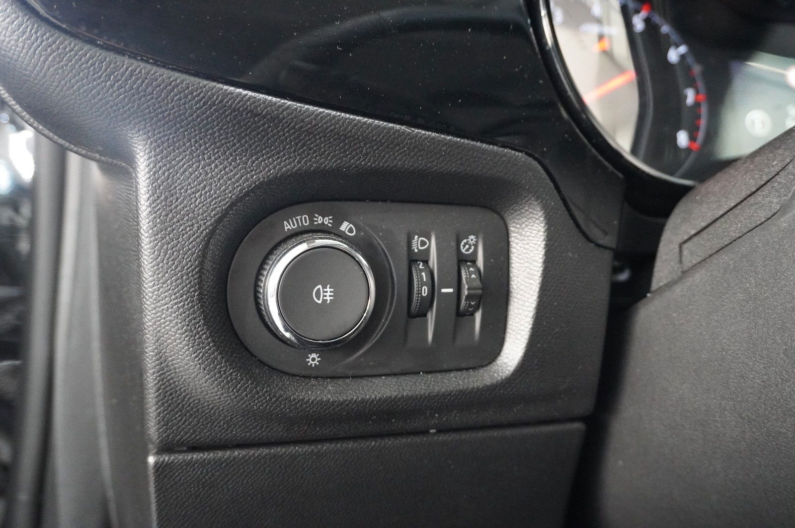Fahrzeugabbildung Opel Corsa F 1.2T EDITION NAVI/LED/SPORT/SHZ/PDC/DAB+