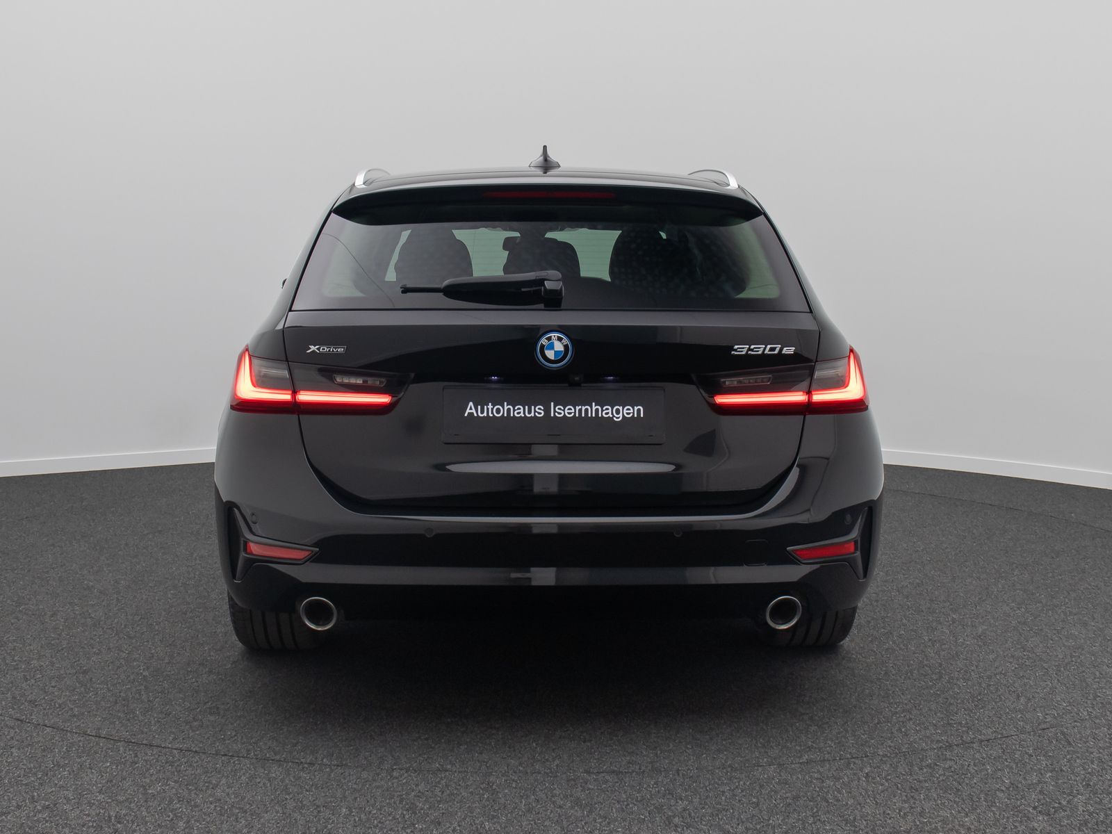 Fahrzeugabbildung BMW 330e xD ACC HUD Kamera DAB Alarm Panorama 19Zoll