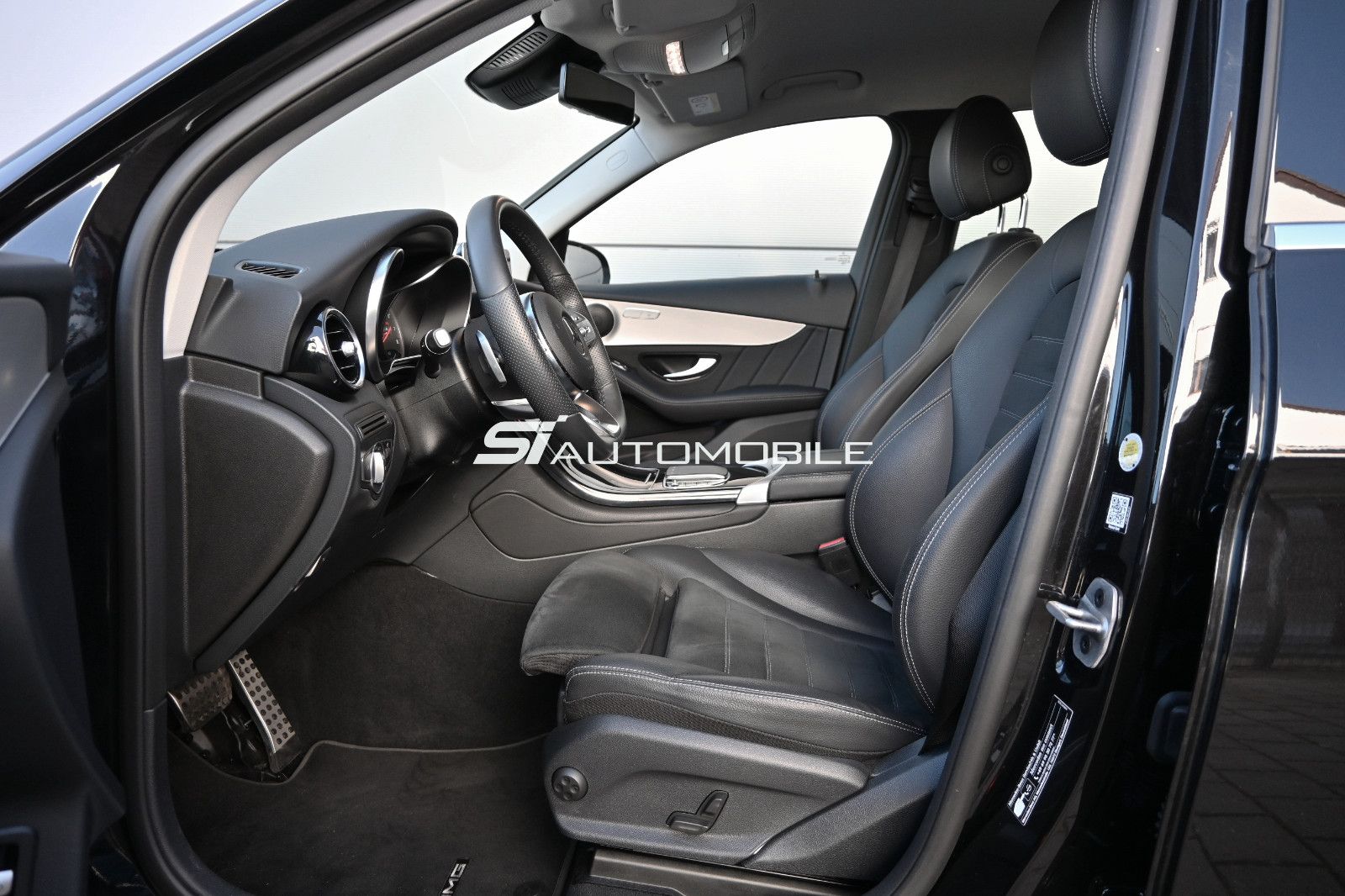 Fahrzeugabbildung Mercedes-Benz GLC 300 4MAT. °AHK°AMG INTERIEUR°SOUND°KAMERA°
