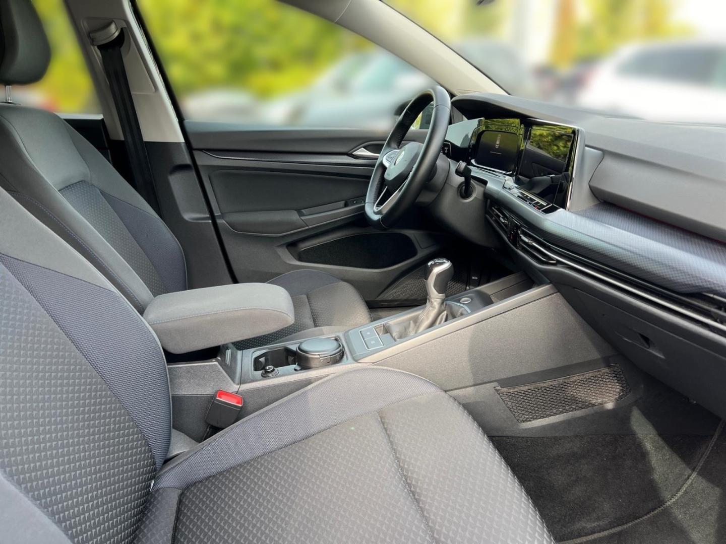 Volkswagen Golf VIII United 1.5 TSI BMT Alu 18 Navi PDC SHZ, миниатюра 18