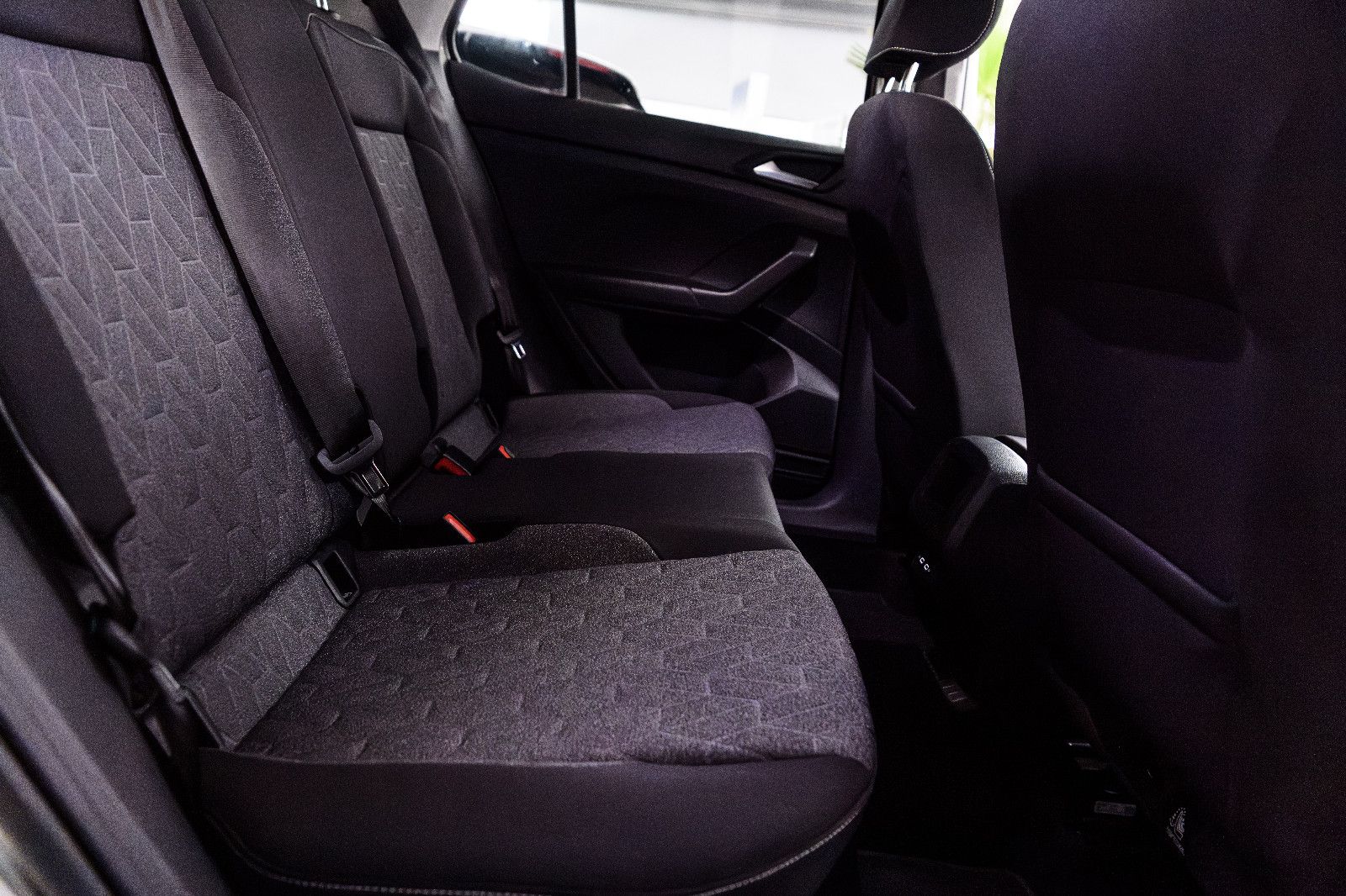 Fahrzeugabbildung Volkswagen T-Cross Move+AHK+GJR+NAVI+SHZ+ALU+ACC+DAB