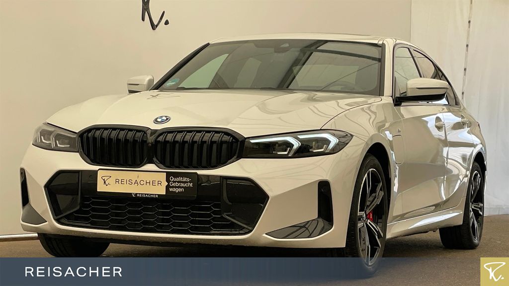 BMW 330 — hlavná fotografia