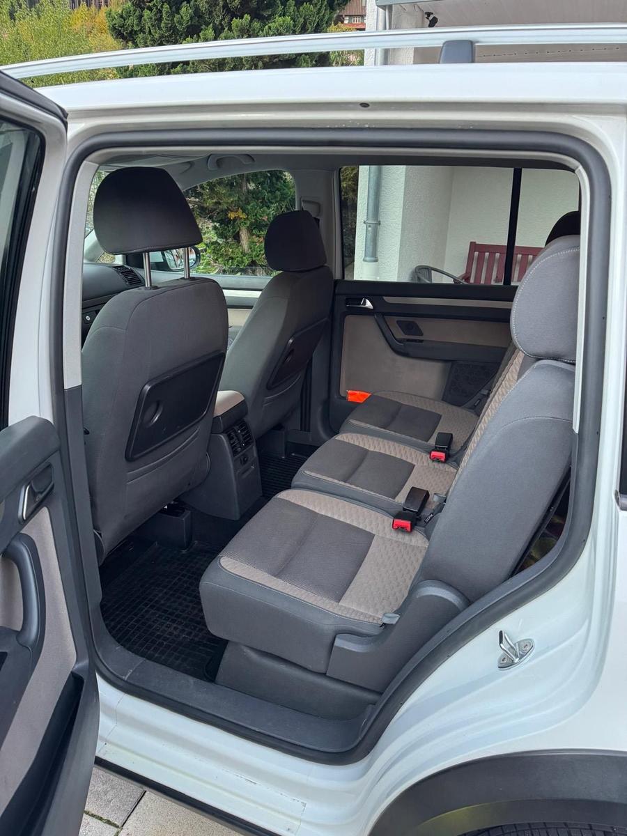 Volkswagen Touran 2010 — photo 6