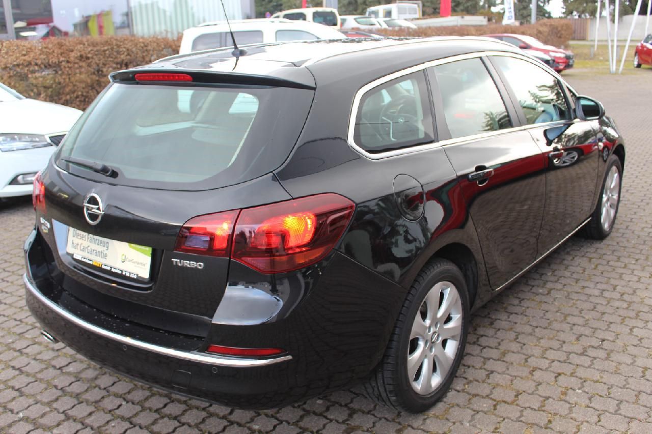 Fahrzeugabbildung Opel Astra J Sports Tourer Innovation
