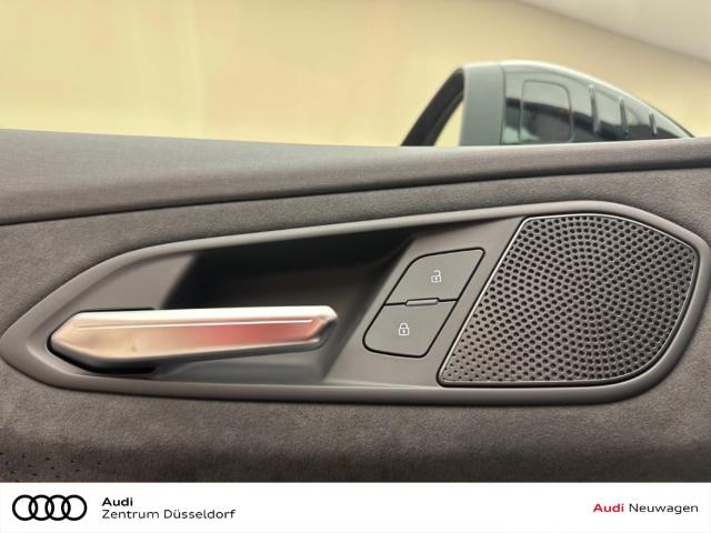 Audi Q3 Sportback S-Line Red Pano AHK Keyless TechPlu