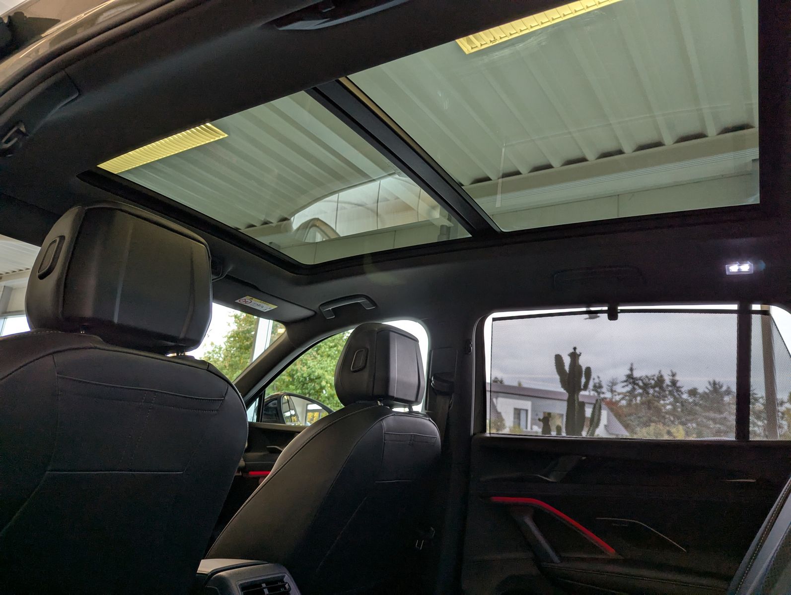 VW Tayron 2.0 R-Line Leder Launch Pano Black AHK 20 - Image 15