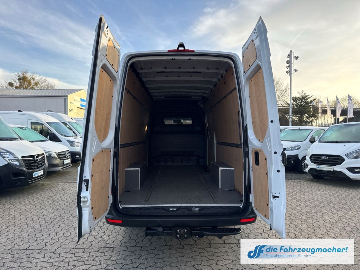 Fahrzeugabbildung Mercedes-Benz Sprinter III Kasten RWD AWD 317 CDI L3 L4 AHK D