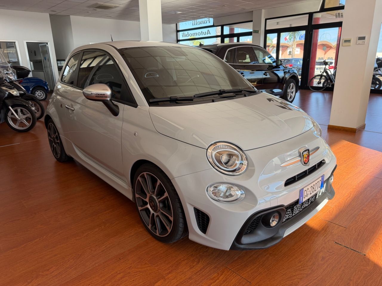 Abarth 595 1.4 Turbo T-Jet 165 CV Turismo imagem 2