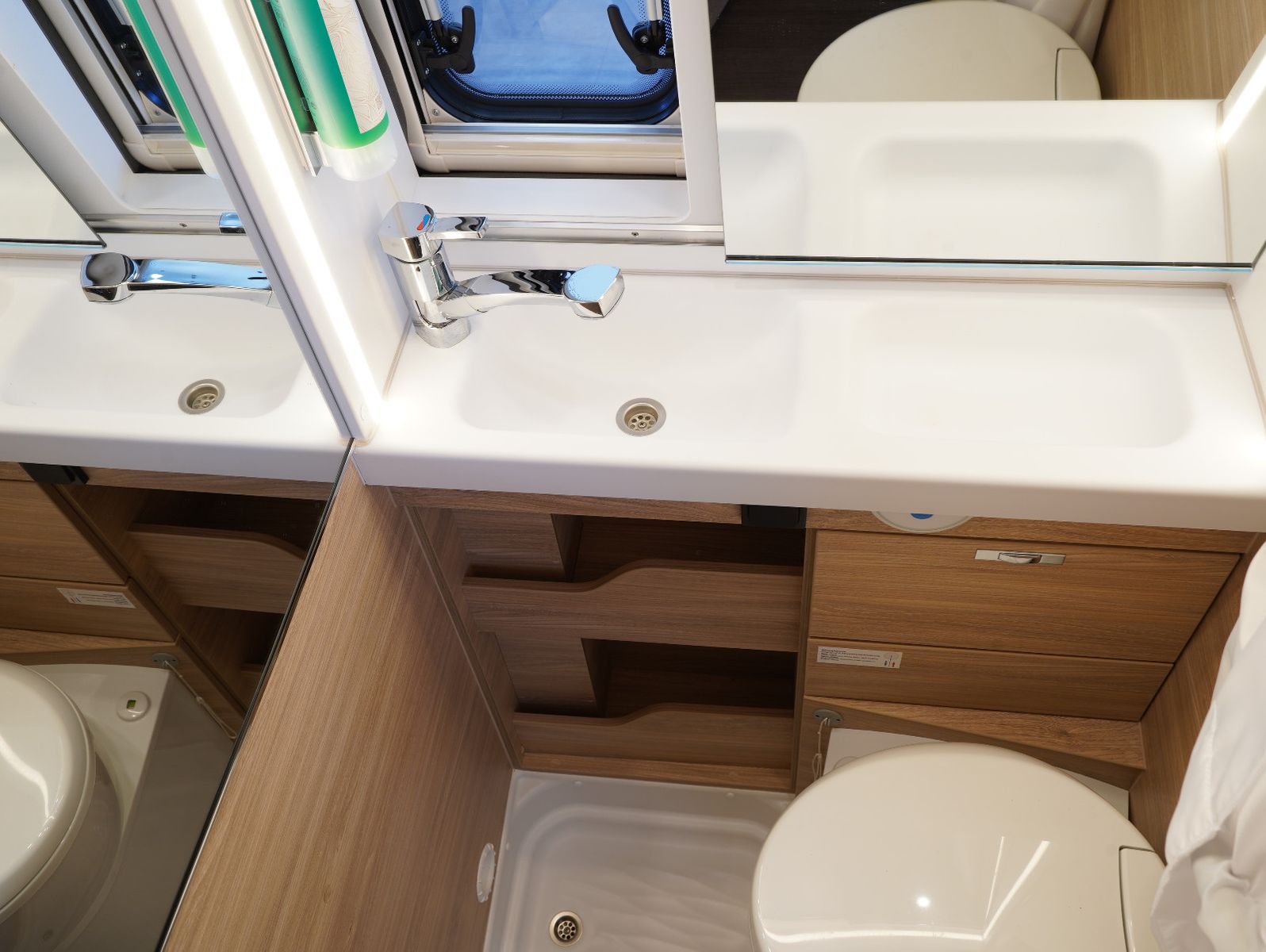Fahrzeugabbildung Knaus BOXLIFE PRO / 540 ROAD Aufstelldach/Markise