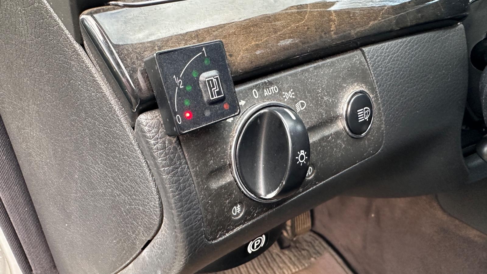 Mercedes-Benz E240 2005 — photo 30