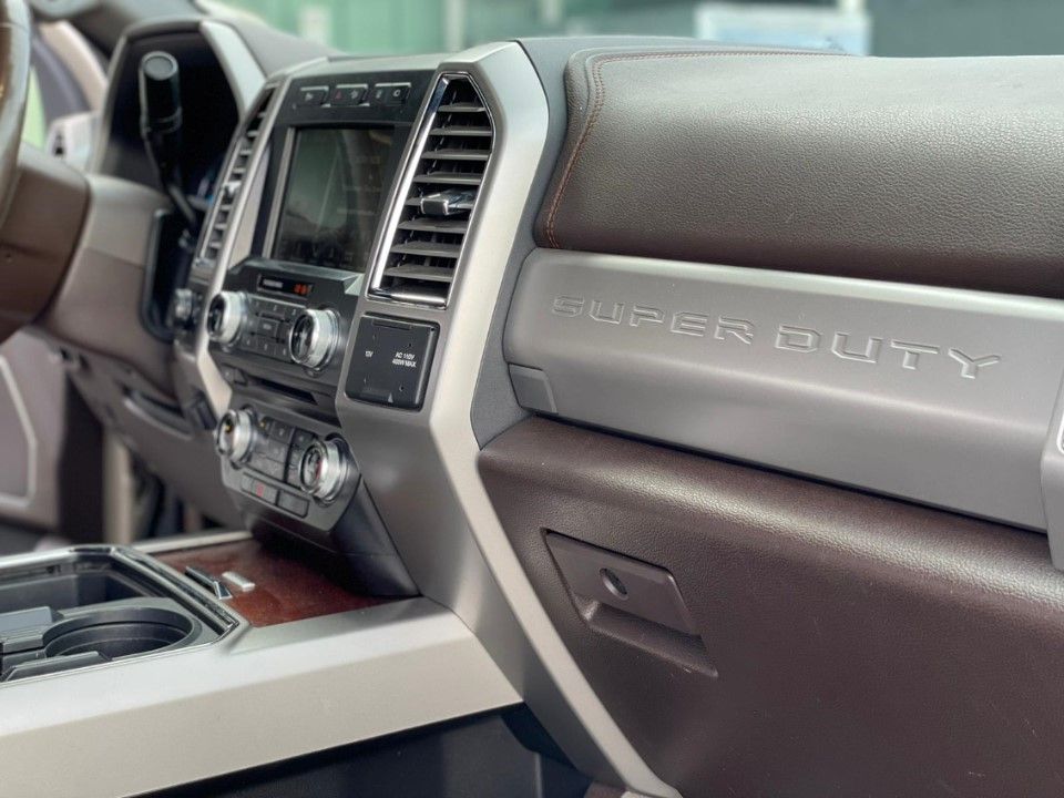 Fahrzeugabbildung Ford F 250 6.2 SuperDuty Pano Standh KingRanch