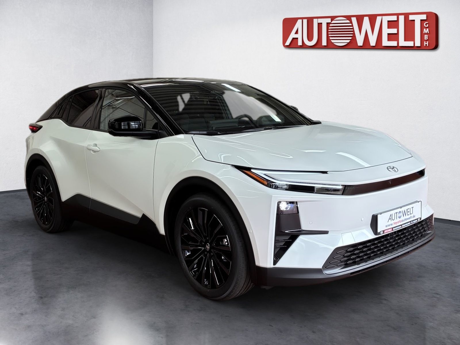 Fahrzeugabbildung Toyota C-HR+ Lounge 4x4 AWD 77KW, 360,Navi,SHZ,el.Heck