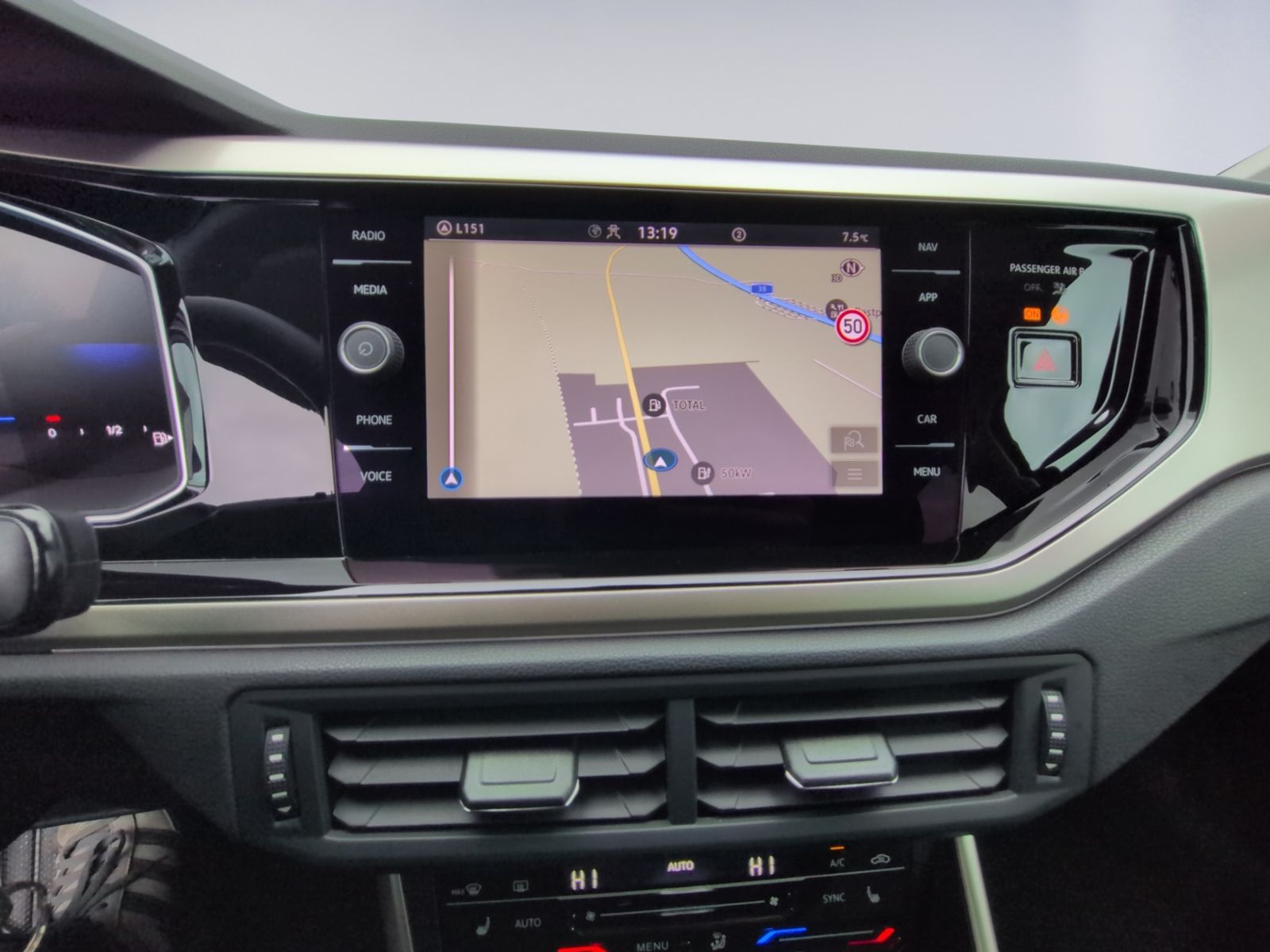 Polo 1.0 TSI DSG Move KAMERA+NAVI+SHZ