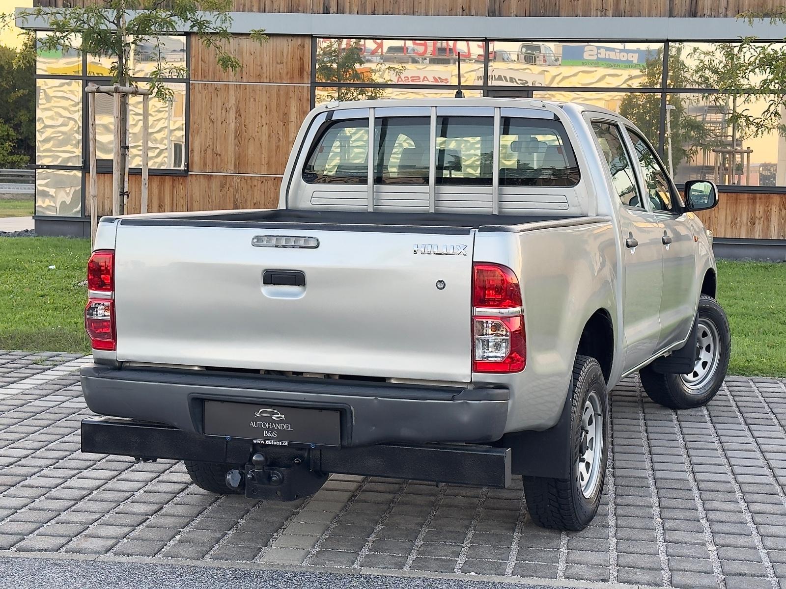 Toyota Hilux DK Country Double Cabine 2.5 D-4D 144ch 4x4 - 1 ère main - Révision faite - 65 000km - Carnet entretien