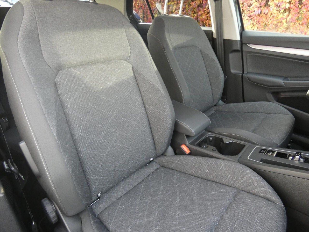 Volkswagen Golf Life Golf VIII 2.0 TDI DSG Life LED Navi AH foto 4