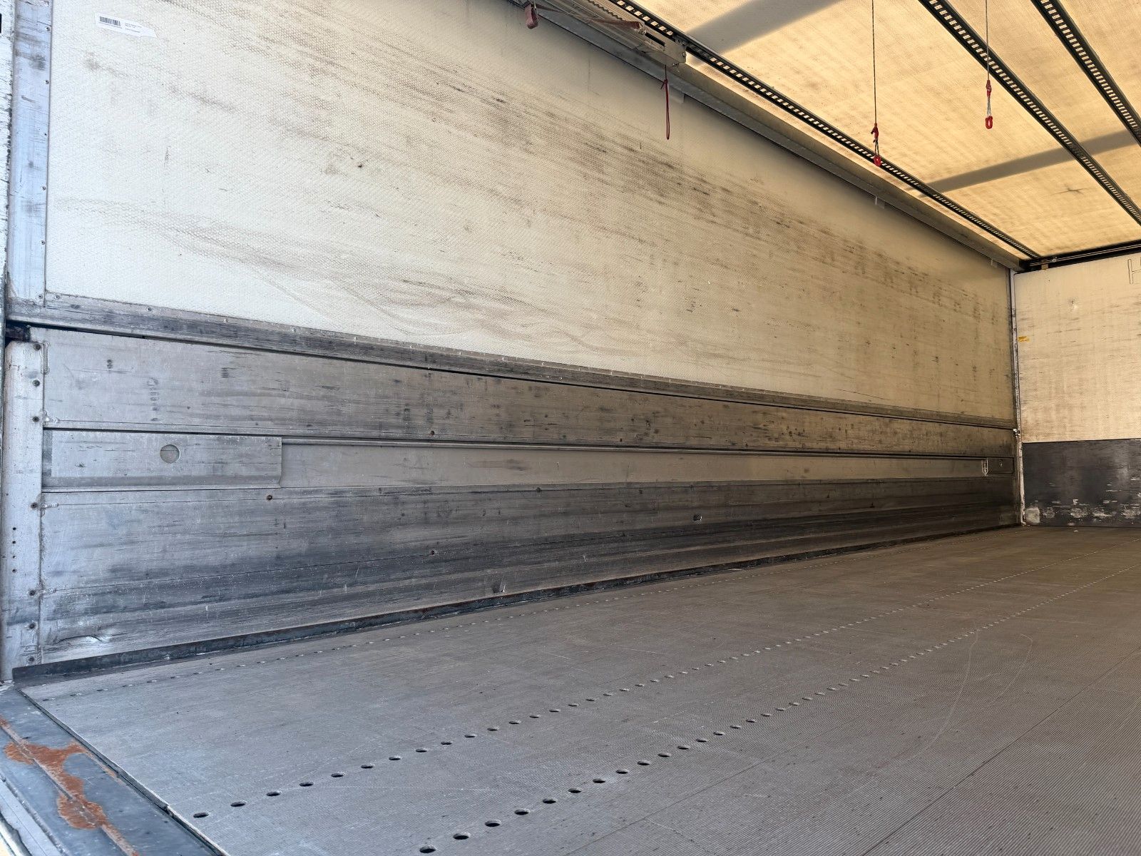 Fahrzeugabbildung Andere Ewers PRASQ 18 Schwenkwand SAF LBW BÄR 2.500kg
