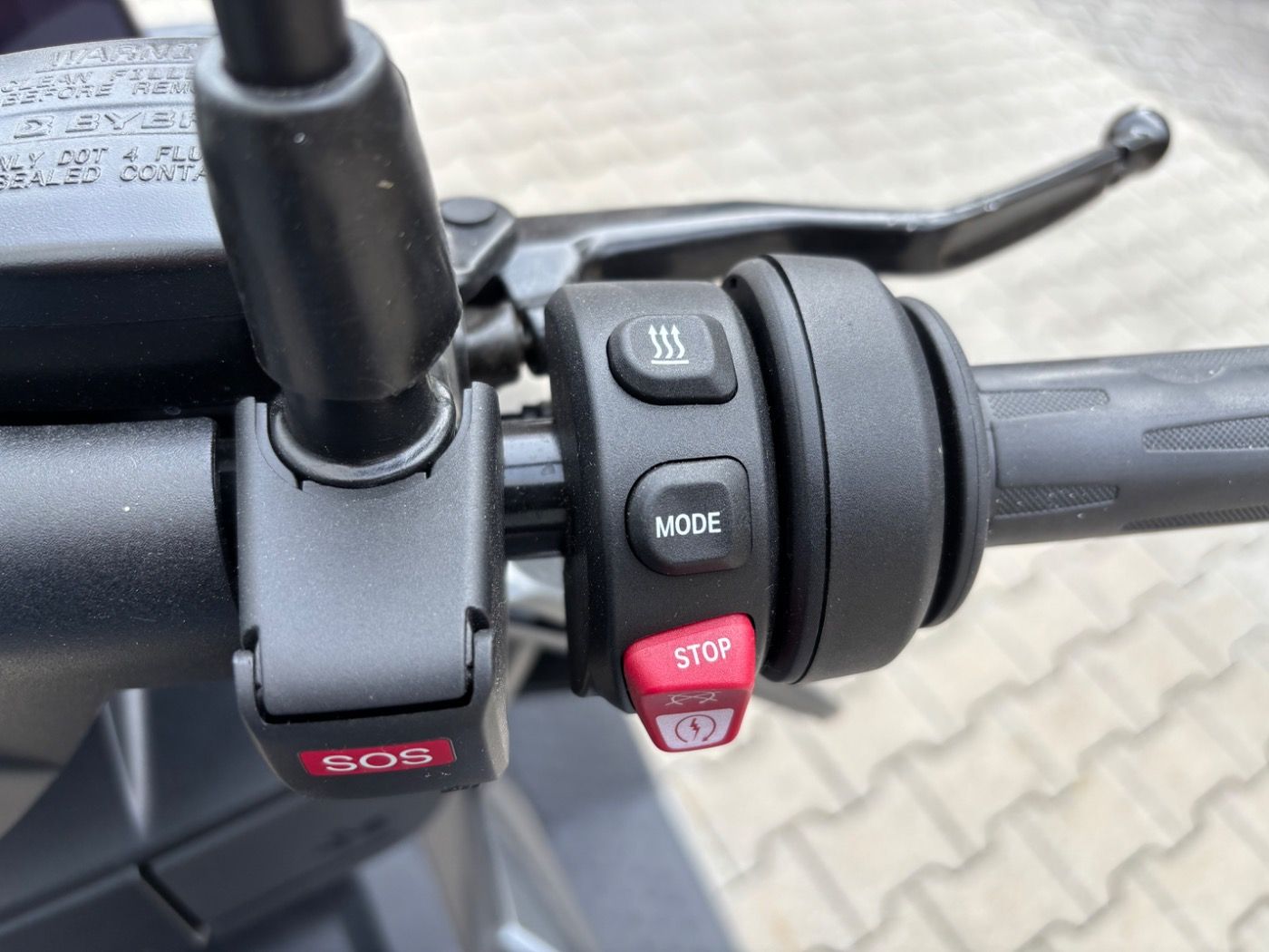 Fahrzeugabbildung BMW CE 04 Avantgarde mit Topcaseträger