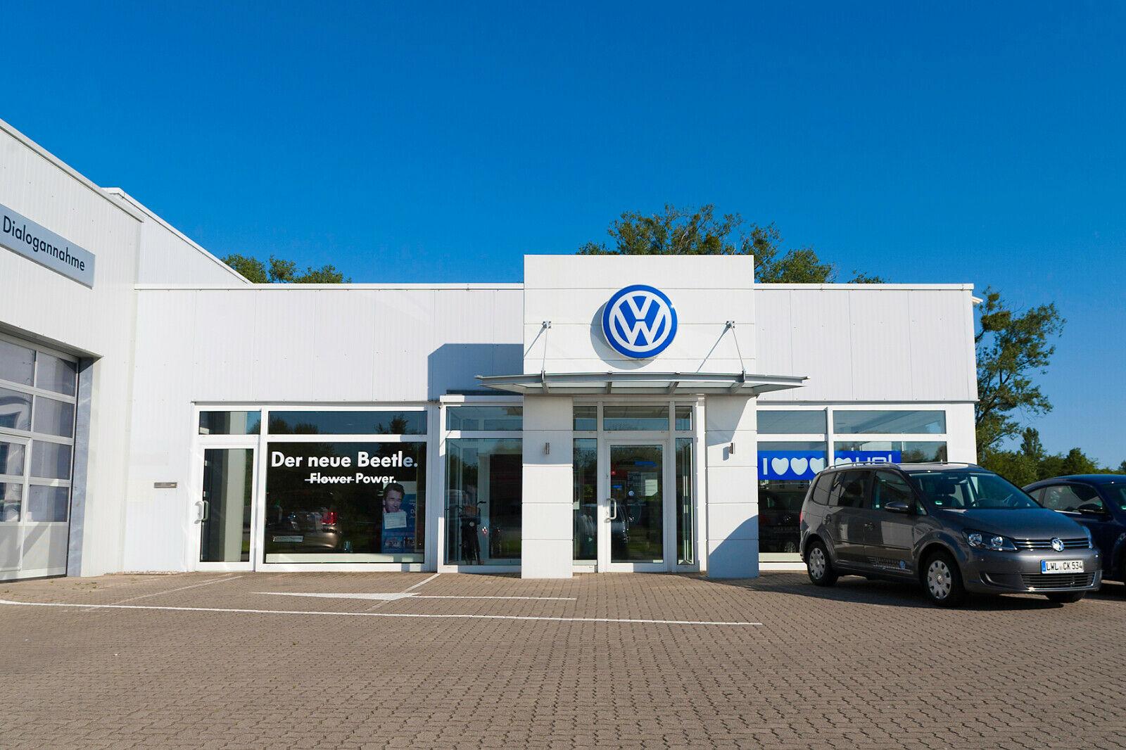 showroom-image-top