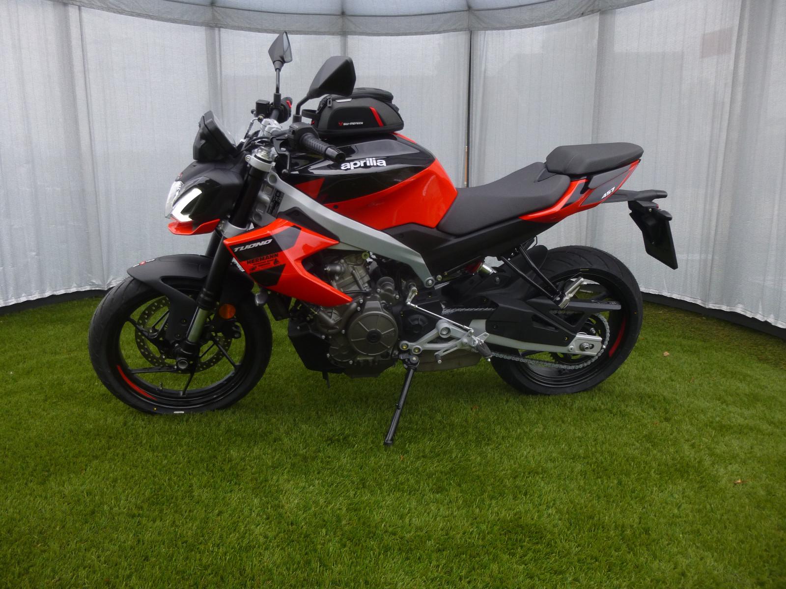 Aprilia Tuono 457