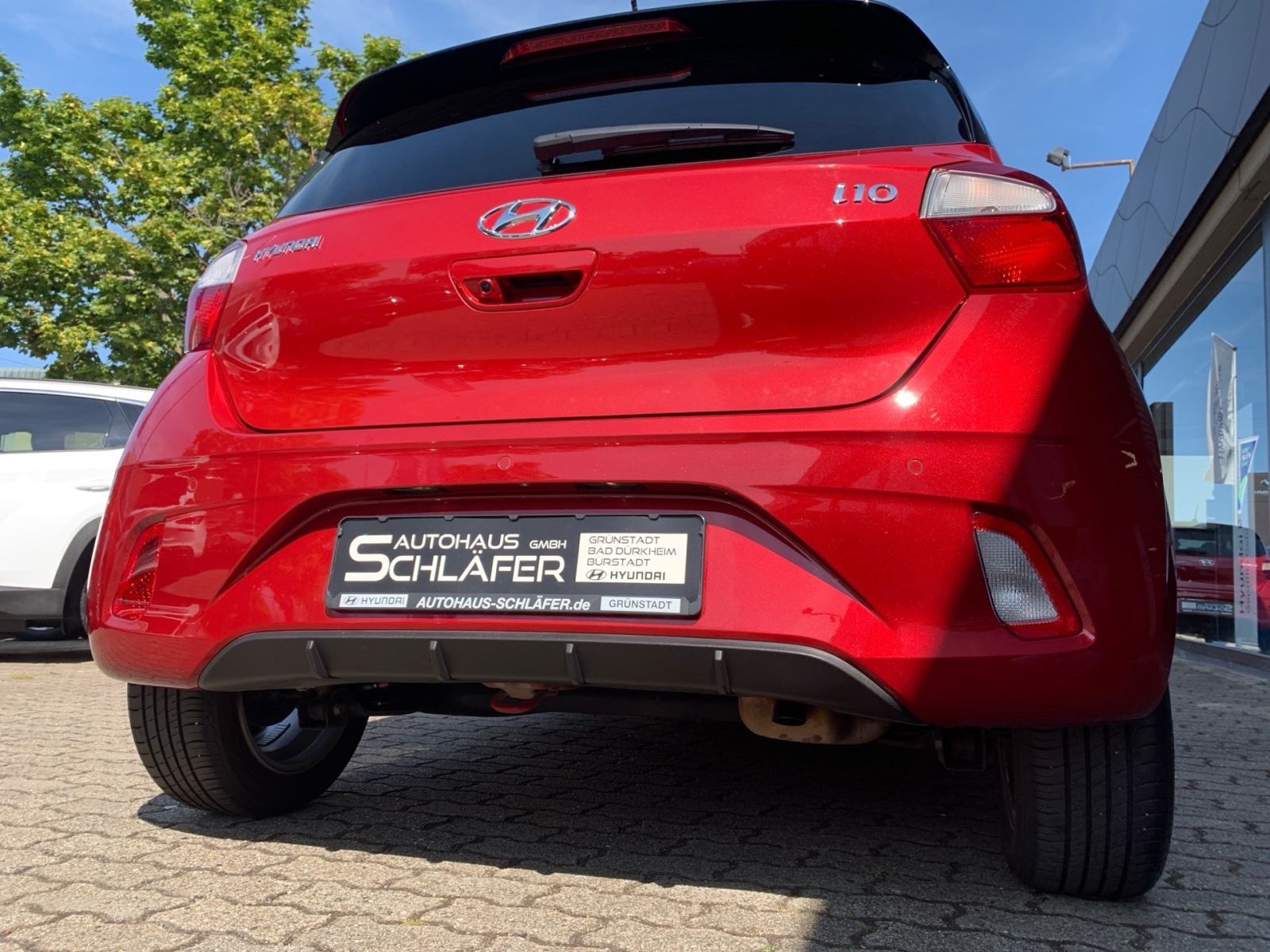 Fahrzeugabbildung Hyundai i10 1.2 PDC Navi Kamera 8Fach Bereift
