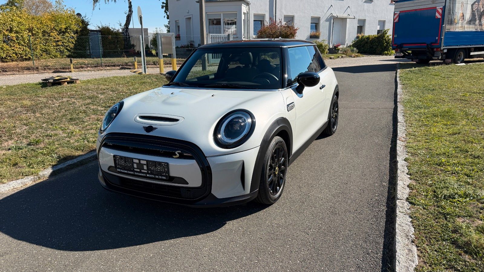 MINI Cooper SE Classic Trim, T/Leder, Pano., SHZ, PDC imagem 2