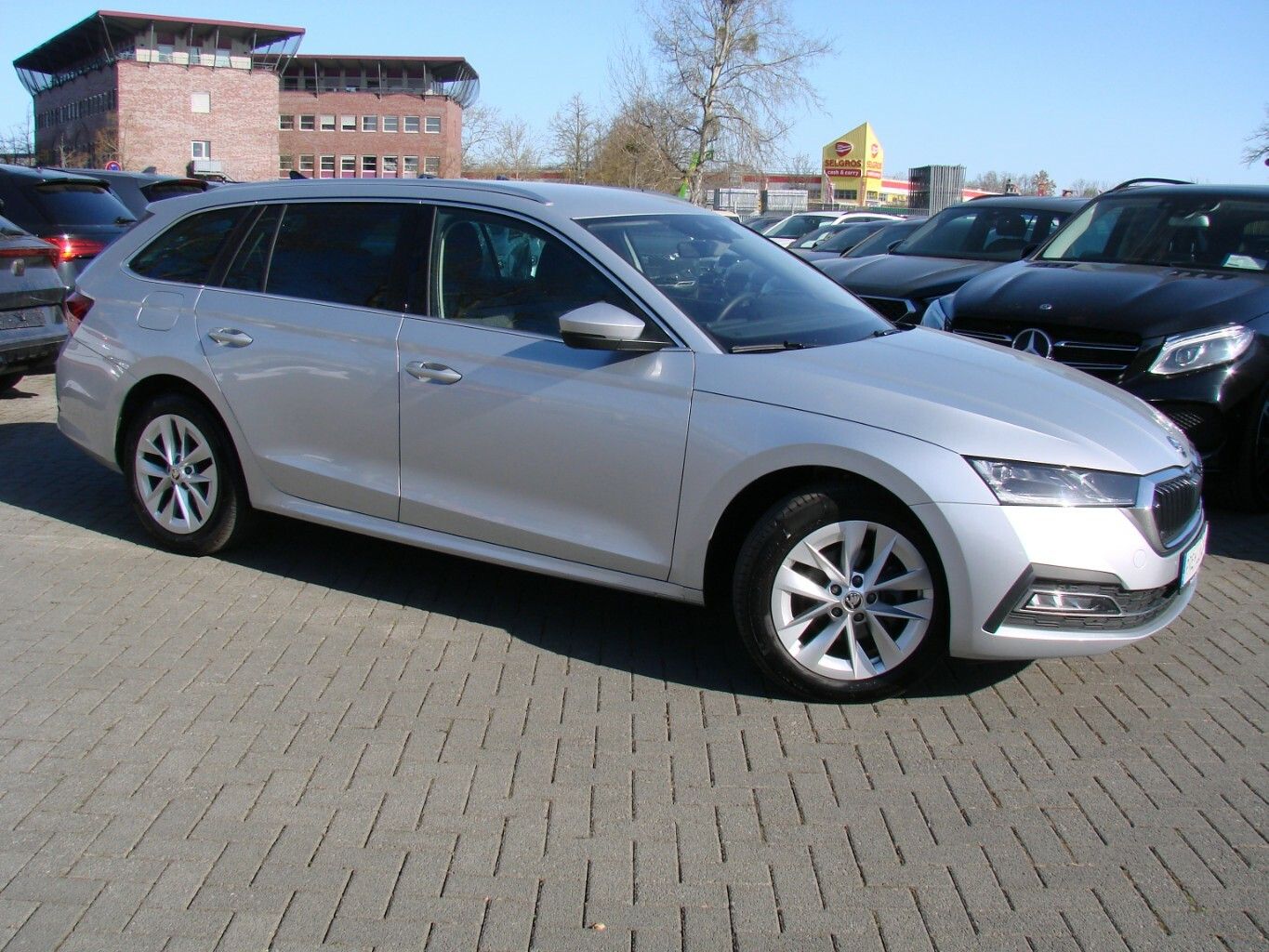 Skoda Octavia 2.0TDI Style ACC Columbus HeadUp AHK foto 7